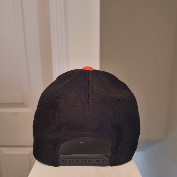 Baltimore Orioles Team MLB Classic Orioles Logo Curved brim Black snap-back Hat. - Picture 5 of 7